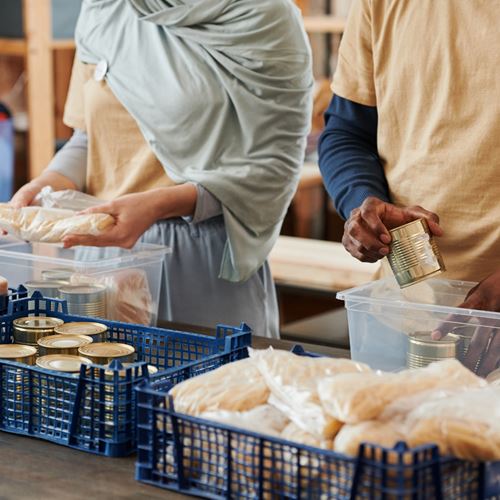 Cocinamos para el Raval en Terra Veritas con las Mujeres del Mundo