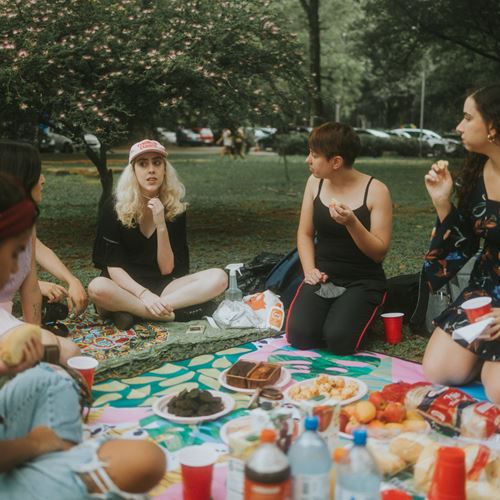 Girls & Picnic by Las Pelaas